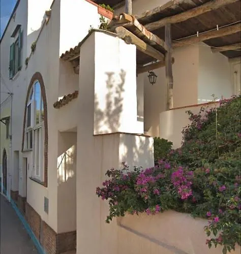 Alojamento de Acomodação e Pequeno-almoço Summer Paradise Procida